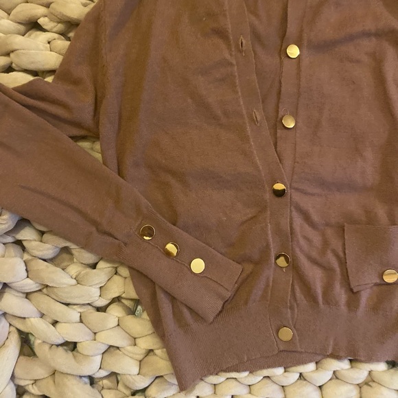 Worn once- forever 21 gold button mauve cardigan - Picture 2 of 4